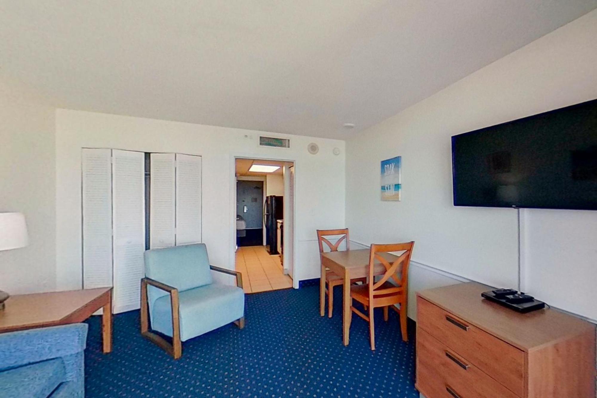 Camelot By The Sea - Oceana Resorts Vacation Rentals Myrtle Beach Room photo