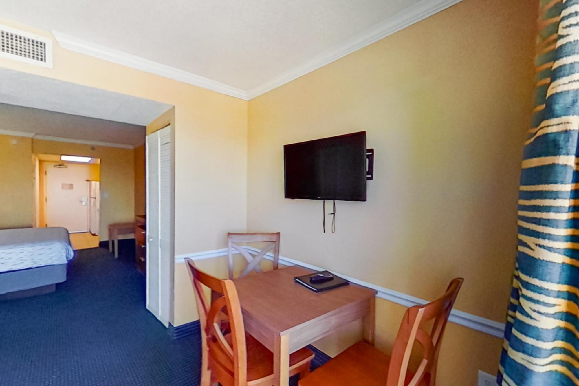 Camelot By The Sea - Oceana Resorts Vacation Rentals Myrtle Beach Room photo